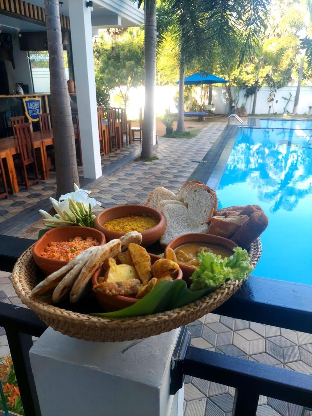 Hotel J7 Villaj