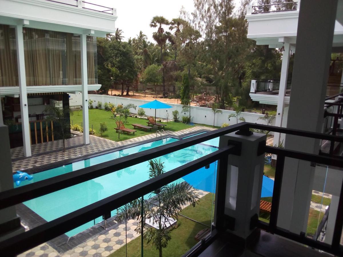 Hotel J7 Villaj 3*