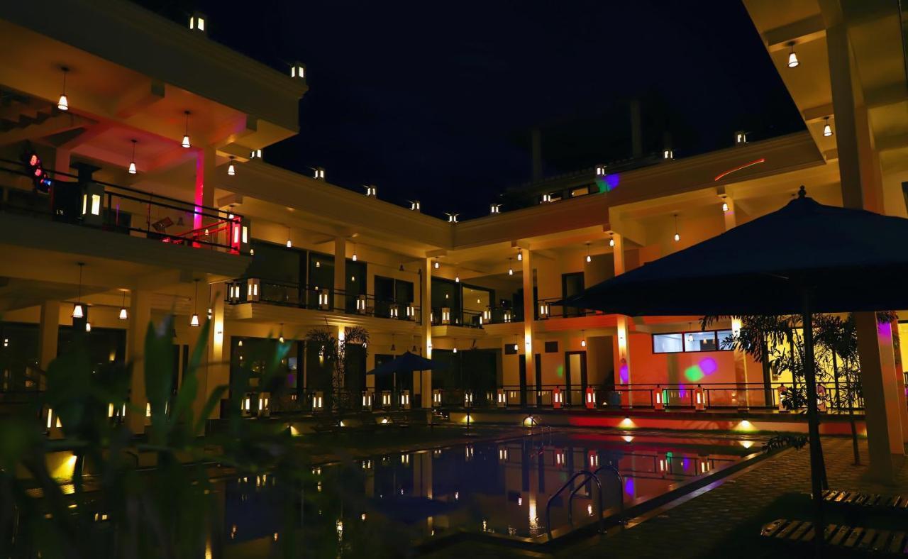 Hotel J7 Villaj