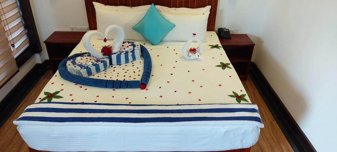 J7 Villaj Hotel